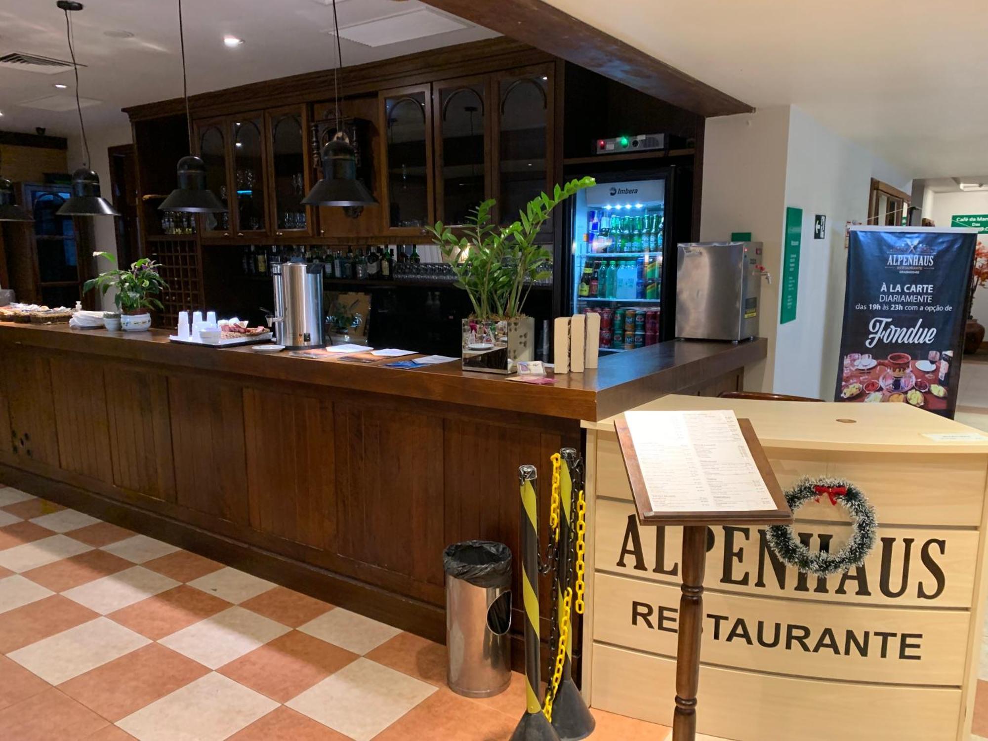 Apart-Hotel Em Gramado, Padrao 4 Estrelas, No Centro Buitenkant foto